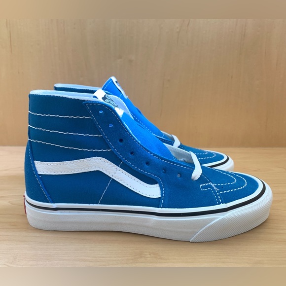 Vans - Picture 8 of 15